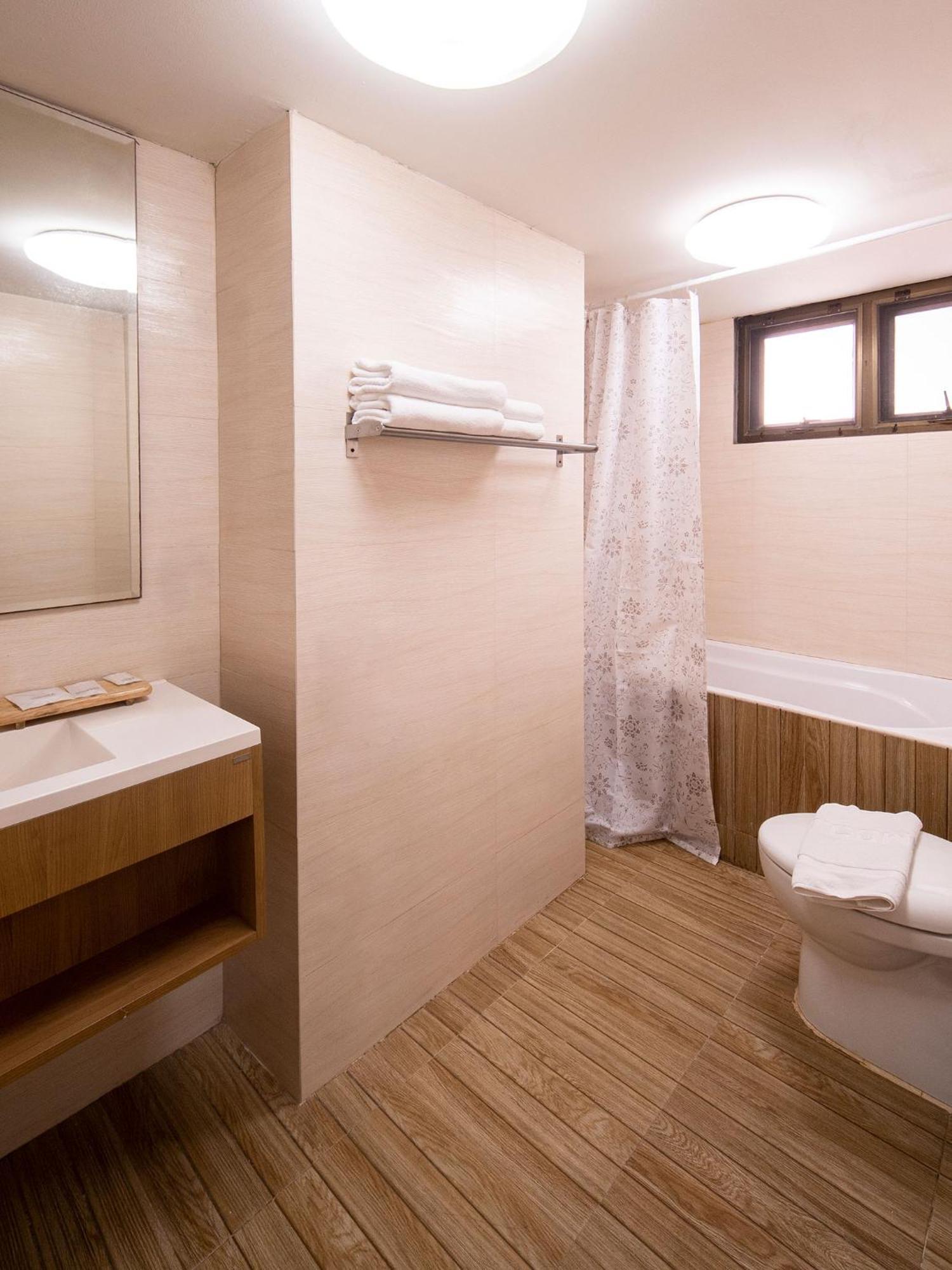 Crystal Resort Korat Nakhonratchasima Eksteriør billede